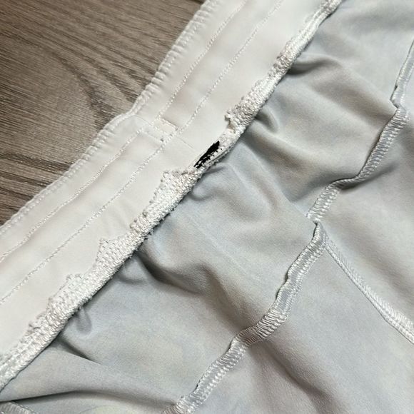 Lululemon Pool Short 7" Washed Marble Alpine White Electric Lemon Multi (flaw) S - Picture 12 of 12